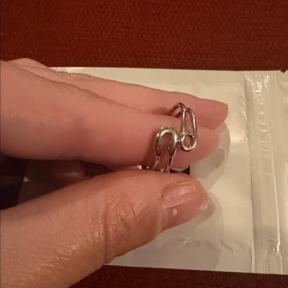 🆕925 Silver Plated “SAFETY PIN” Wrap Ring- Adjustable sizing up to size 9